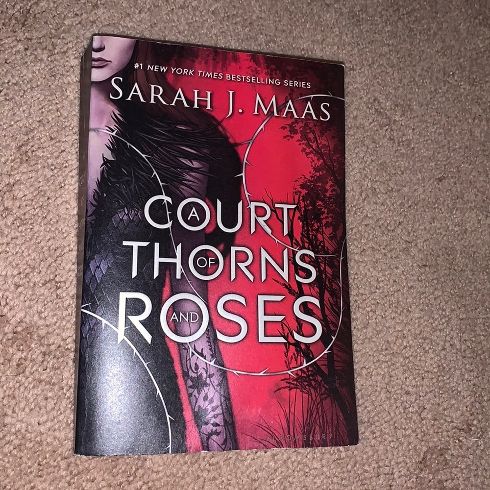 A Court Of Thorns And Roses